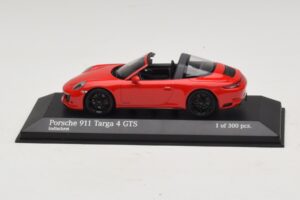Porsche 911 991.1 Targa 4 GTS Red Minichamps 1:43 410067340 Diecast