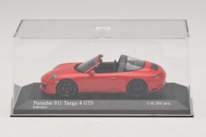 Porsche 911 991.1 Targa 4 GTS Red Minichamps 1:43 410067340 Diecast - image 4 of 5