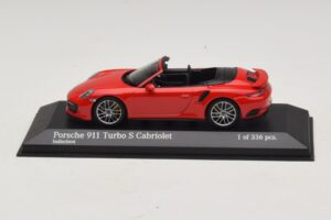 Porsche 911 991.1 Turbo S Cabriolet Red Minichamps 1:43 410067180 Diecast