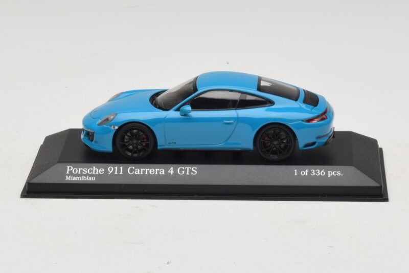 Porsche 911 991.2 Carrera 4 GTS Miami Blue Minichamps 1:43 410067322 Diecast