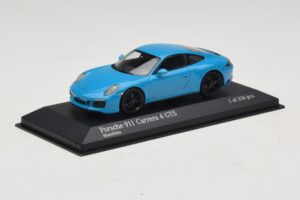 Porsche 911 991.2 Carrera 4 GTS Miami Blue Minichamps 1:43 410067322 Diecast - image 2 of 5