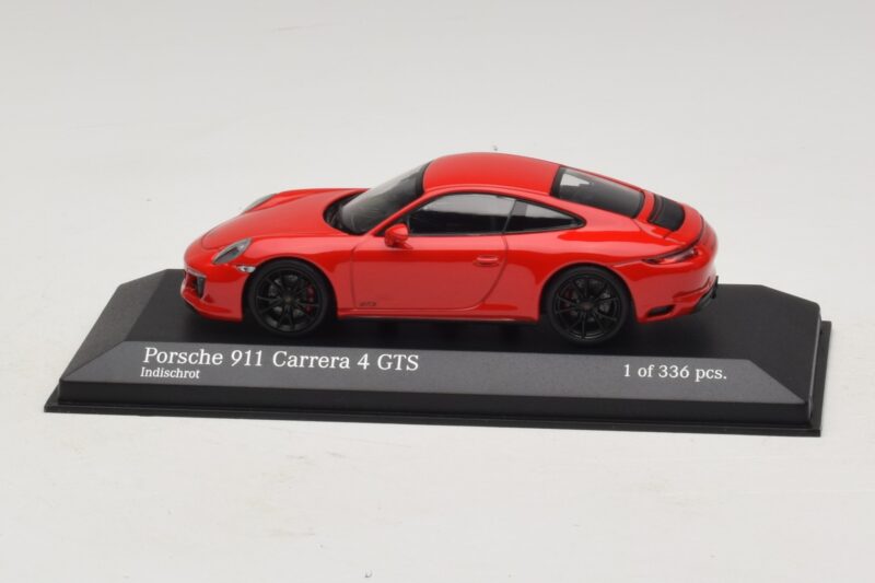 Porsche 911 991.2 Carrera 4 GTS Red Minichamps 1:43 410067320 Diecast