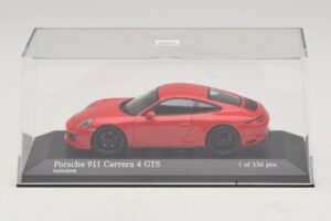 Porsche 911 991.2 Carrera 4 GTS Red Minichamps 1:43 410067320 Diecast - image 4 of 5