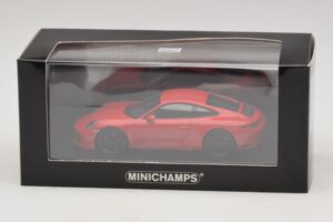 Porsche 911 991.2 Carrera 4 GTS Red Minichamps 1:43 410067320 Diecast - image 5 of 5