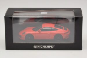 Porsche 911 991.2 Carrera 4 GTS Orange Minichamps 1:43 410067321 Diecast - image 5 of 5
