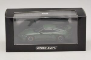 Porsche 911 991.2 GT3 Green Minichamps 1:43 410066028 Diecast - image 5 of 5