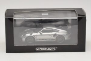 Porsche 911 991.2 GT3 RS Silver Minichamps 1:43 410067020 Diecast - image 5 of 5