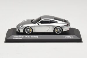 Porsche 911 991.2 GT3 Touring Silver Minichamps 1:43 410067422 Diecast