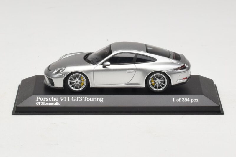 Porsche 911 991.2 GT3 Touring Silver Minichamps 1:43 410067422 Diecast