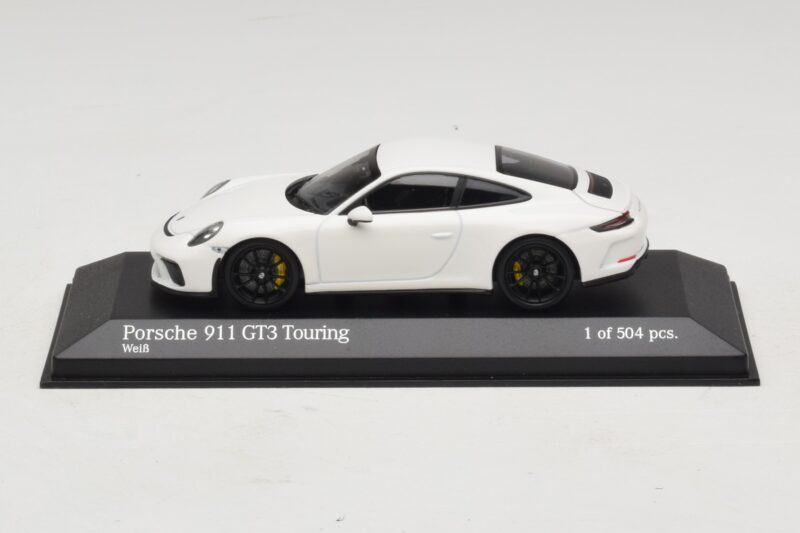 Porsche 911 991.2 GT3 Touring White Minichamps 1:43 Porsche 911 991.2 GT3 Touring White Minichamps 1:43 410067420 Diecast