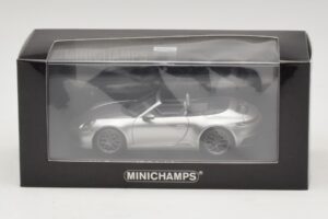 Porsche 911 992 Carrera 4S Cabriolet Silver Minichamps 1:43 410069330 Diecast - image 5 of 5