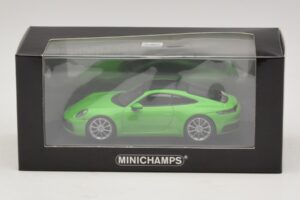 Porsche 911 992 Carrera 4S Green Minichamps 1:43 410069322 Diecast - image 5 of 5