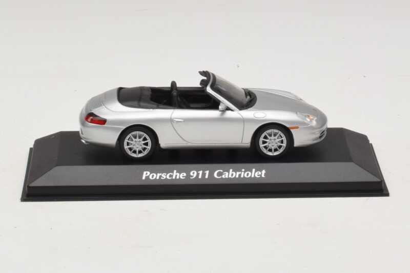 Porsche 911 996 Cabriolet Silver Maxichamps 1:43 Porsche 911 996 Cabriolet Silver Maxichamps 1:43 940061031 Diecast