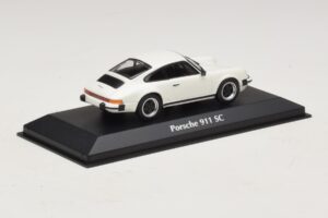 Porsche 911 SC White Maxichamps 1:43 940062020 Diecast - image 2 of 5
