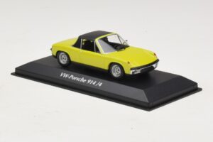 Porsche 914/4 Green Maxichamps 1:43 940065660 Diecast - image 3 of 5