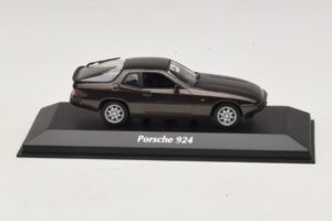 Porsche 924 Brown Metallic Maxichamps 1:43 940062121 Diecast