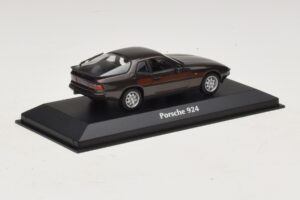 Porsche 924 Brown Metallic Maxichamps 1:43 940062121 Diecast - image 2 of 5