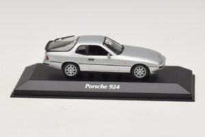 Porsche 924 Silver Maxichamps 1:43 940062120 Diecast