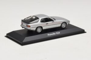 Porsche 924 Silver Maxichamps 1:43 940062120 Diecast - image 2 of 5