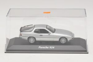 Porsche 924 Silver Maxichamps 1:43 940062120 Diecast - image 4 of 5