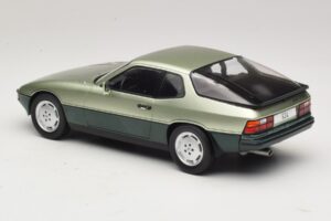 Porsche 924 Turbo Light Green & Dark Green MCG 1:18 MCG18660 Diecast - image 5 of 6