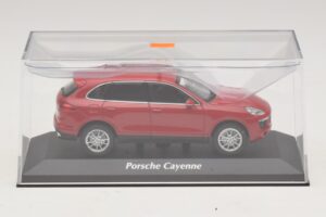 Porsche Cayenne 958 Red Maxichamps 1:43 940063200 Diecast - image 4 of 5