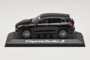 Porsche Cayenne 958 Turbo S Black Minichamps 1:43 WAP0200220E Diecast