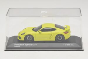Porsche Cayman GT4 981 Green Minichamps 1:43 410066122 Diecast - image 4 of 5