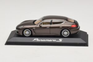 Porsche Panamera 970 S Brown Metallic Minichamps 1:43 WAP0203400E Diecast