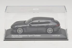 Porsche Panamera 971 4 E-Hybrid Sport Turismo Grey Minichamps 1:43 410066112 Diecast - image 4 of 5