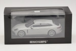 Porsche Panamera 971 Sport Turismo 4E-Hybrid Grey Minichamps 1:43 410066114 Diecast - image 5 of 5