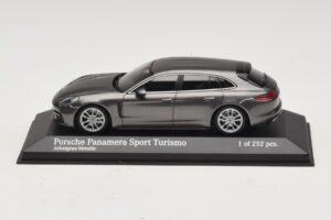 Porsche Panamera 971 Sport Turismo 4S Grey Minichamps 1:43 410066111 Diecast