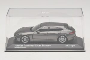Porsche Panamera 971 Sport Turismo 4S Grey Minichamps 1:43 410066111 Diecast - image 4 of 5