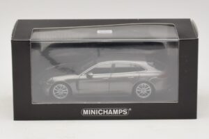 Porsche Panamera 971 Sport Turismo 4S Grey Minichamps 1:43 410066111 Diecast - image 5 of 5