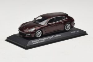 Porsche Panamera 971 Sport Turismo 4S Red Minichamps 1:43 410066110 Diecast - image 2 of 5