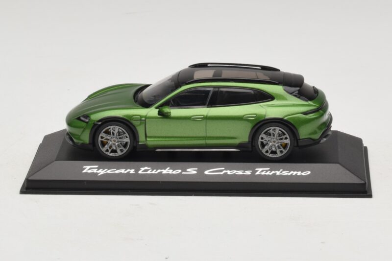 Porsche Taycan Turbo S Cross Turismo Green Minichamps 1:43 WAP0207830M003 Diecast