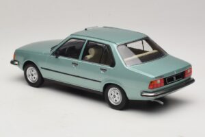 Renault 18 Light Green MCG 1:18 MCG18596 Diecast - image 5 of 6