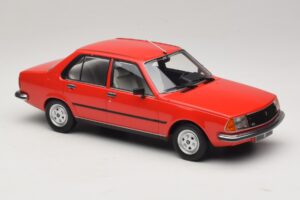 Renault 18 Red MCG 1:18 MCG18595 Diecast - image 4 of 6