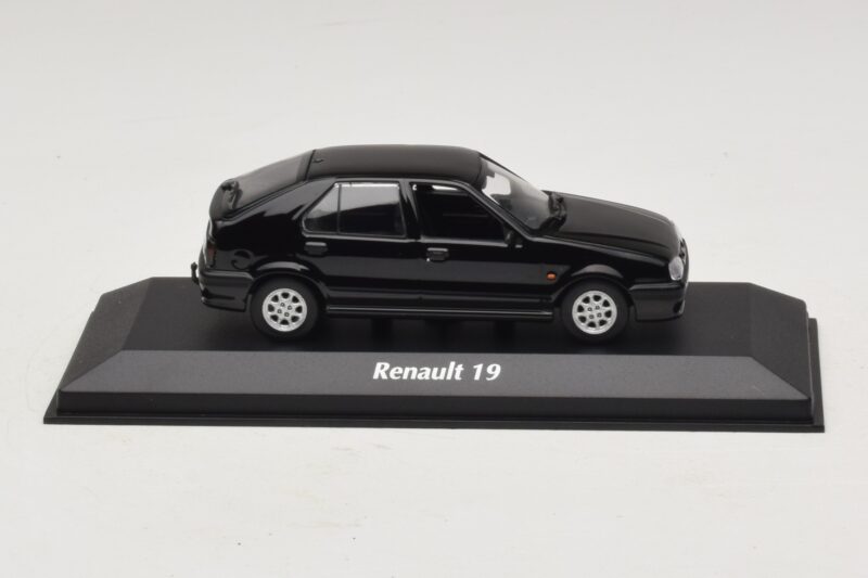Renault 19 Black Maxichamps 1:43 Renault 19 Black Maxichamps 1:43 940113701 Diecast