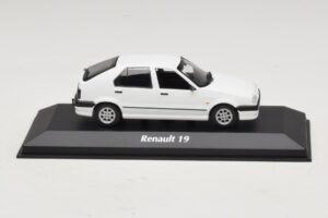 Renault 19 White Maxichamps 1:43 940113700 Diecast