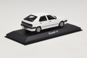 Renault 19 White Maxichamps 1:43 940113700 Diecast - image 2 of 5