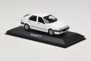 Renault 19 White Maxichamps 1:43 940113700 Diecast - image 3 of 5