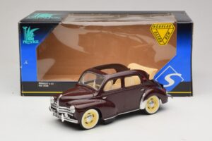 Renault 4CV Maroon Solido 1:18 8048 Diecast - image 6 of 6
