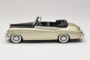 Rolls-Royce Silver Cloud II Silver Solido 1:18 8006 Diecast - image 3 of 6