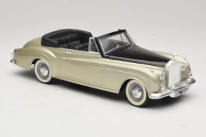 Rolls-Royce Silver Cloud II Silver Solido 1:18 8006 Diecast - image 4 of 6
