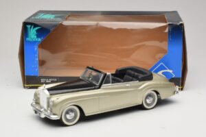 Rolls-Royce Silver Cloud II Silver Solido 1:18 8006 Diecast - image 6 of 6