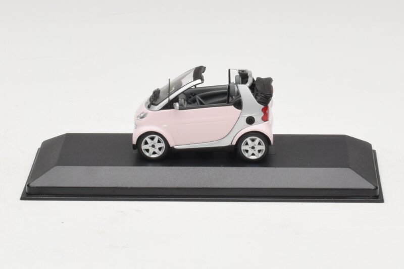 Smart Fortwo 450 Cabrio White Legally Blonde 2 Replacement Box Minichamps 1:43 402173900-R1 Diecast