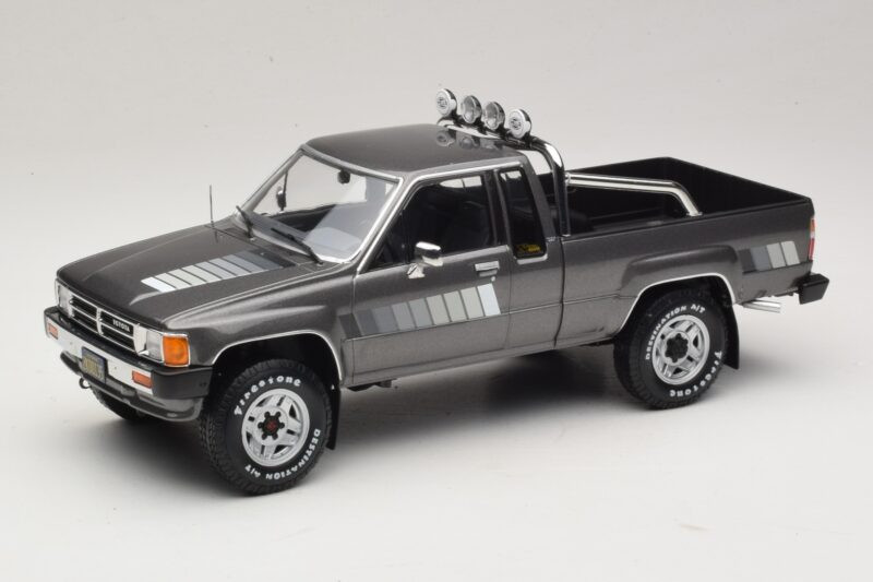 Toyota Hilux N50 Xtra Cab 4x4 Grey Metallic KK-Scale 1:18 KKDC181563 Diecast