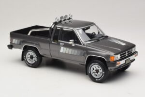 Toyota Hilux N50 Xtra Cab 4x4 Grey Metallic KK-Scale 1:18 KKDC181563 Diecast - image 4 of 6