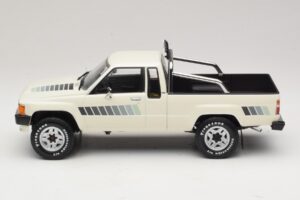 Toyota Hilux N50 Xtra Cab 4x4 White KK-Scale 1:18 KKDC181564 Diecast - image 3 of 6